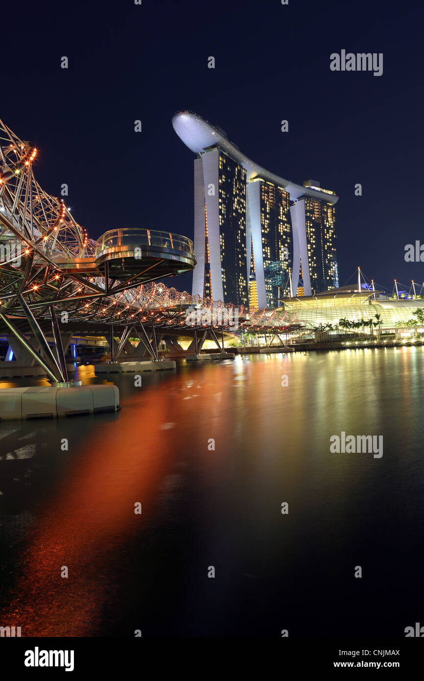 Marina bay sands hotel night view hi-res stock photography and images ...