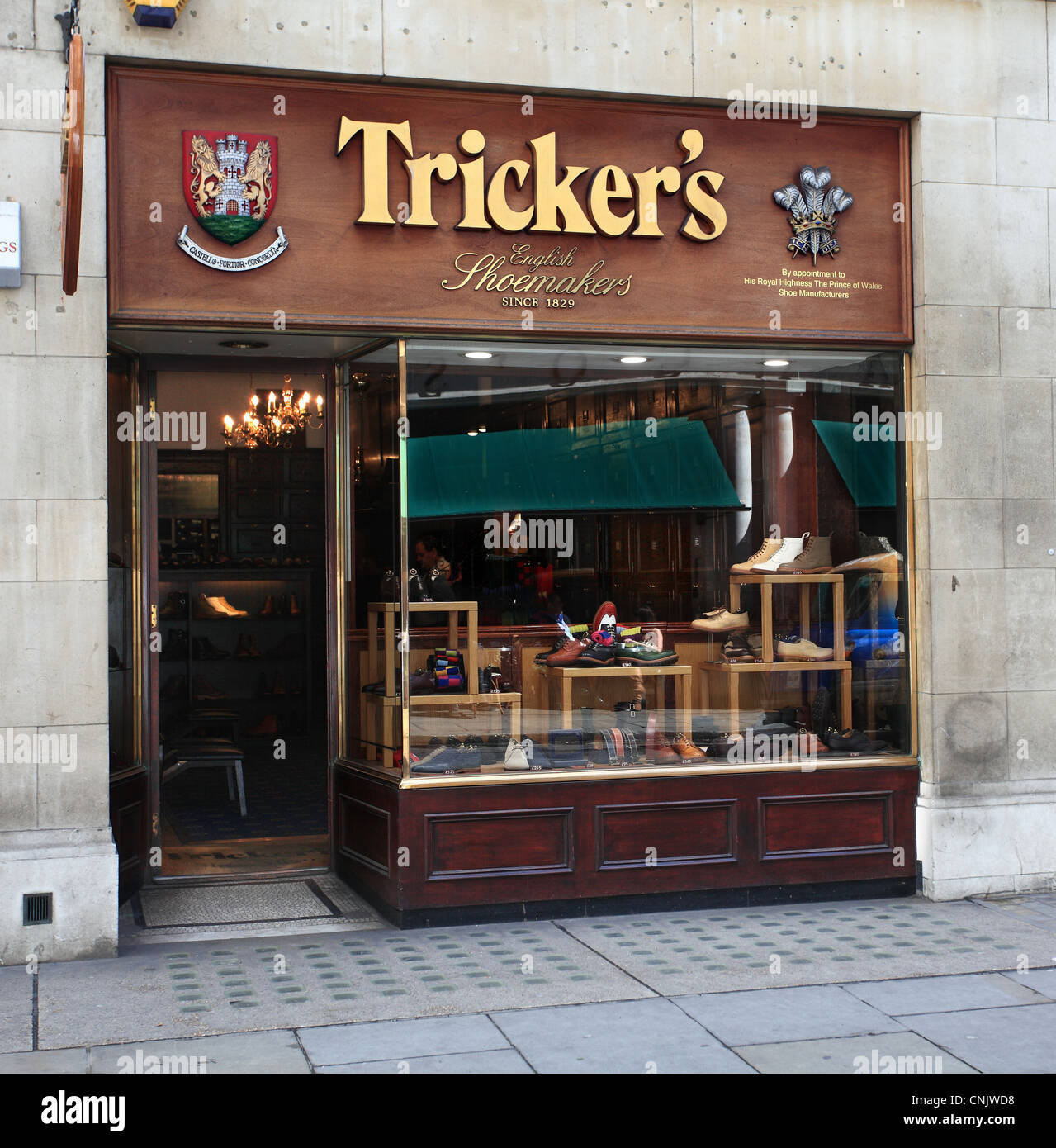 Trickers Shoemakers in Jermyn Street Mayfair London. By Royal Appiontment Stock Photo