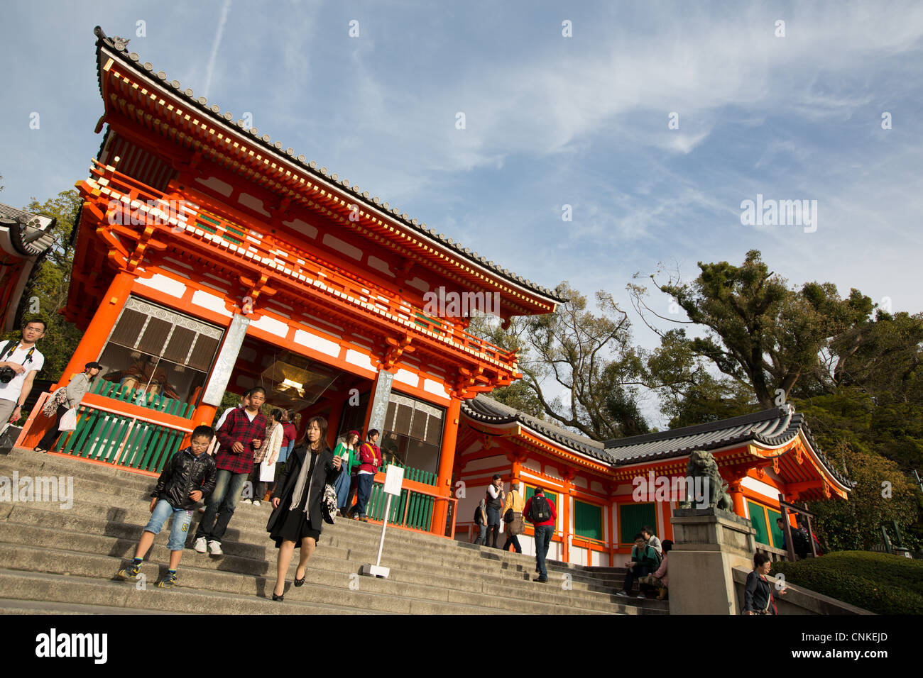 Gate yasaka shrine hi-res stock photography and images - Alamy