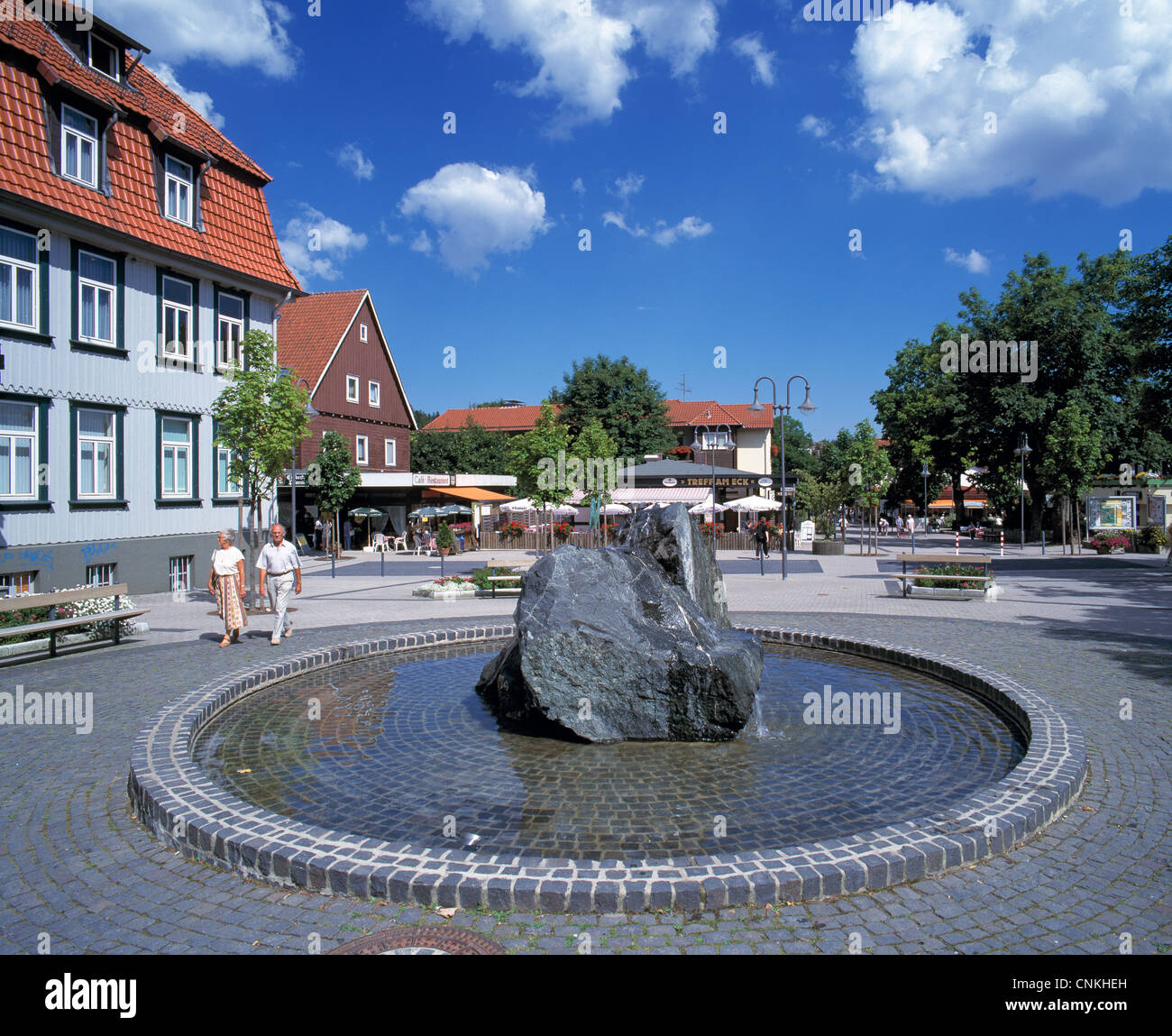 Brunnen vor dem Creativ-Hotel Post in Hahnenklee-Bockswiese, Goslar ...