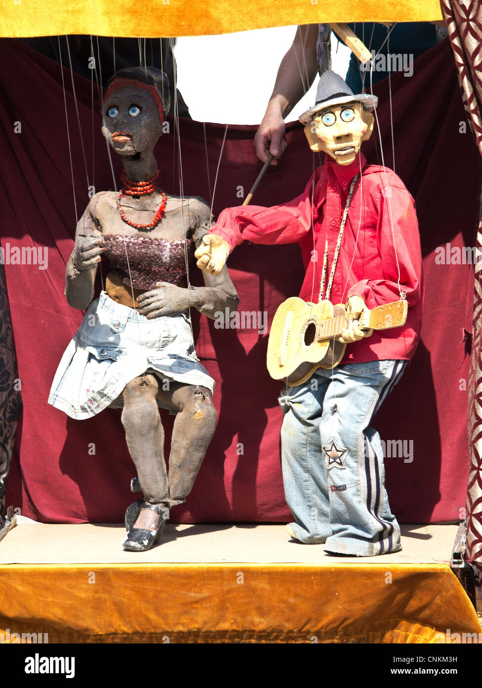 pair of dancing on the streets of florence Stock Photo Alamy