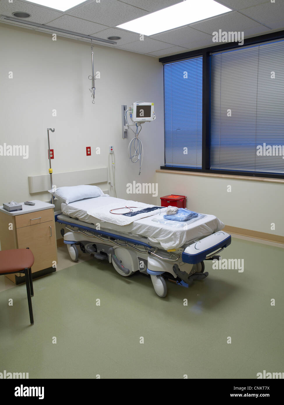 Hospital Bed In Empty Room Stock Photo - Alamy