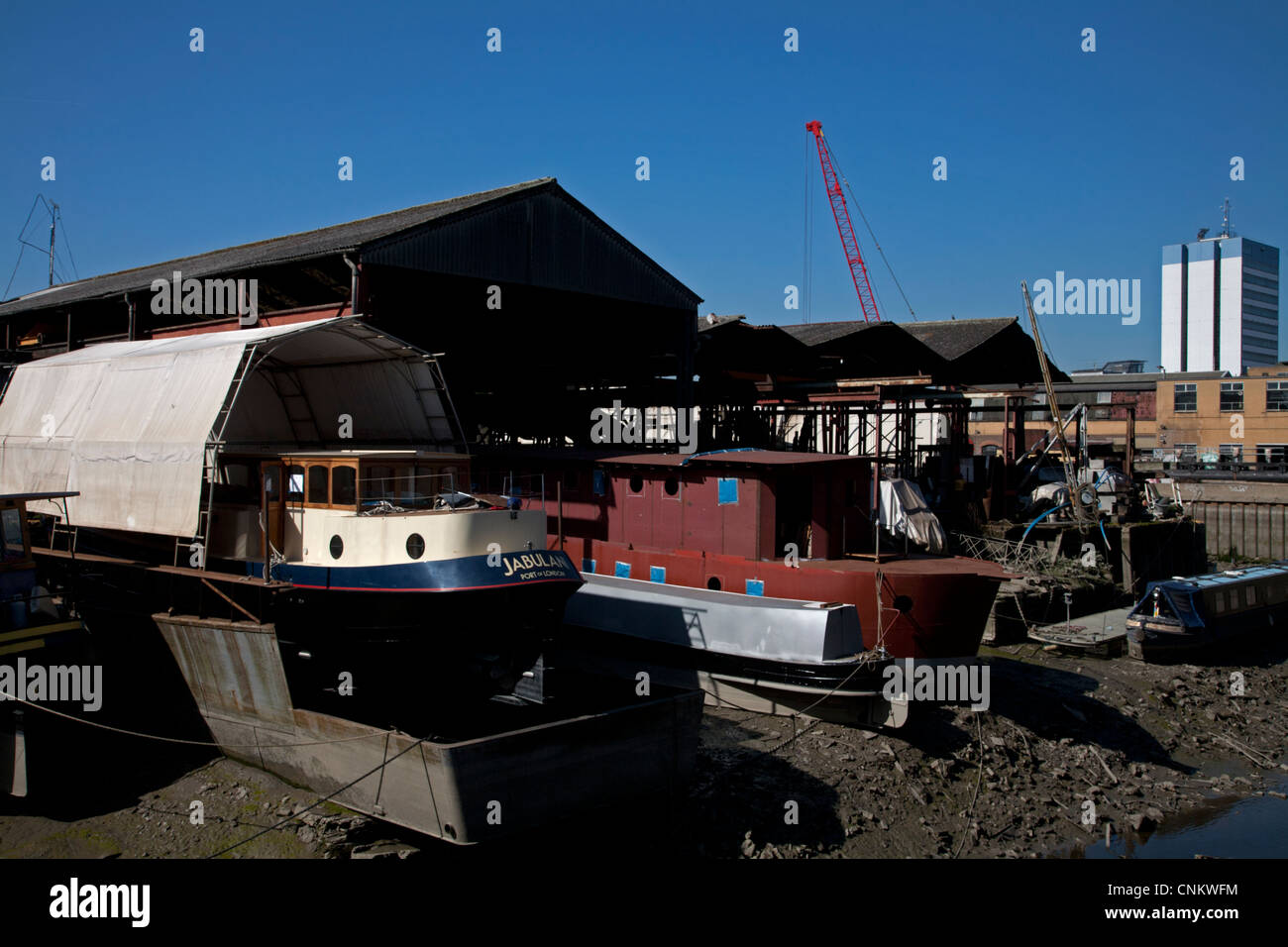 olivers boat yard brentford london england Stock Photo Alamy