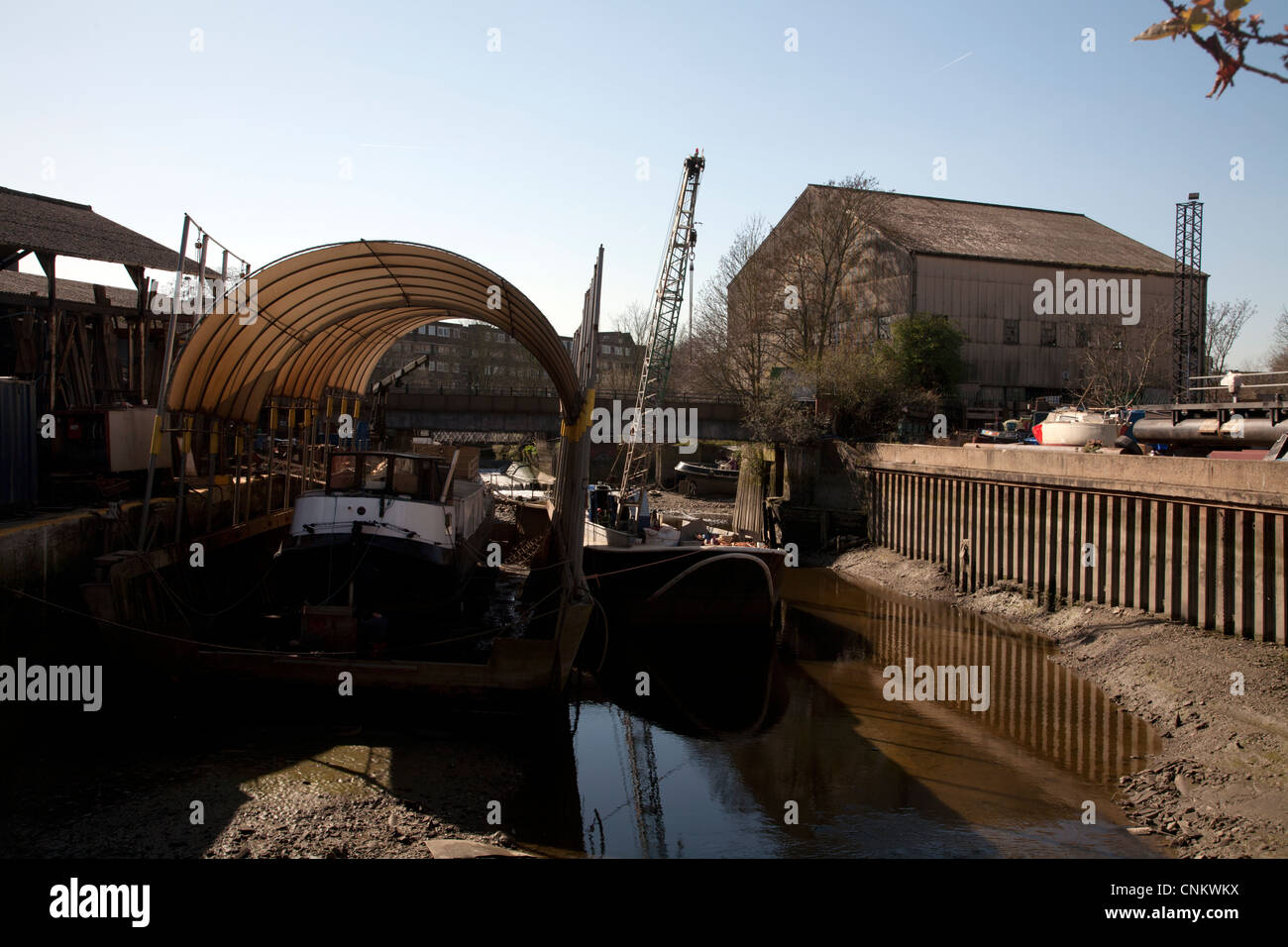 olivers boat yard brentford london england Stock Photo Alamy