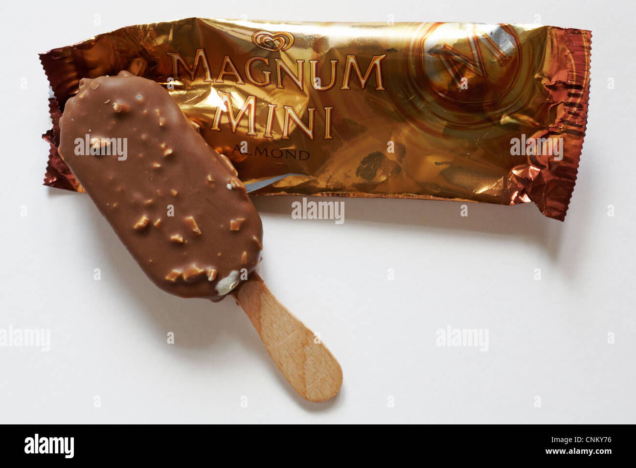Magnum ice cream mini hi-res stock photography and images - Alamy