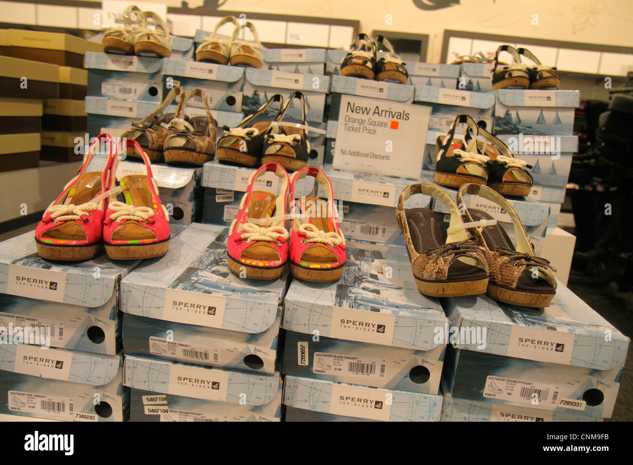 Miami Florida,Sweetwater,Dolphin mall,Lord & and Taylor Outlet  Store,woman's,men's,retail products,display case  sale,merchandise,packaging,brands,fash Stock Photo - Alamy