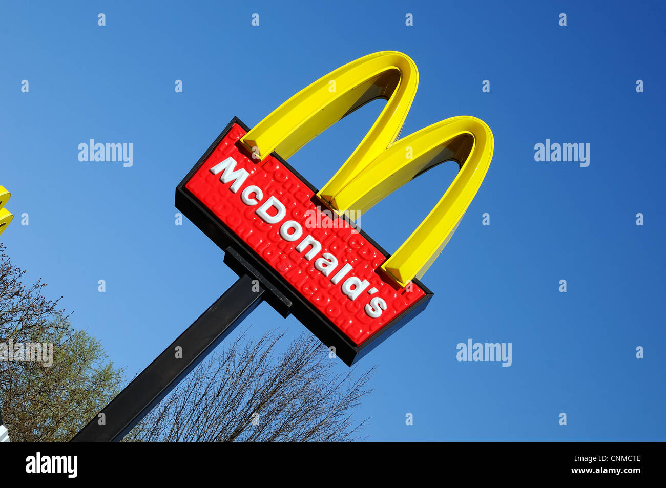 Mcdonalds Sign Uk High Resolution Stock Photography and Images - Alamy