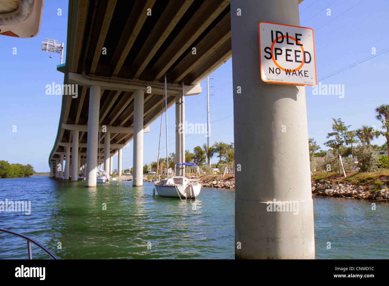 Key Largo Florida Upper Keys Lake Surprise sign idle speed no wake