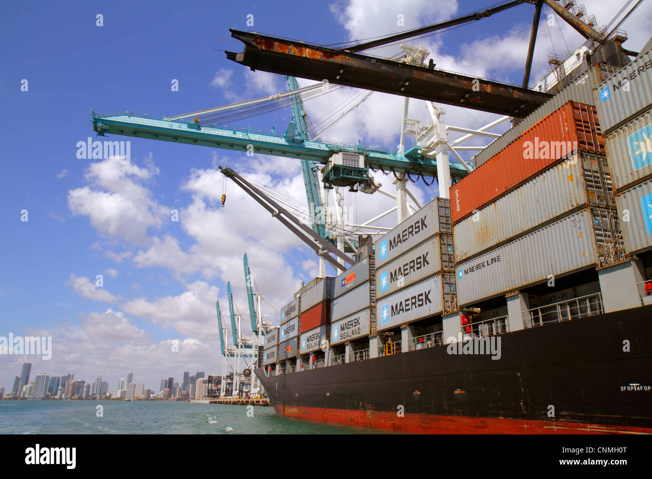 Maersk Sealand High Resolution Stock Photography and Images Alamy
