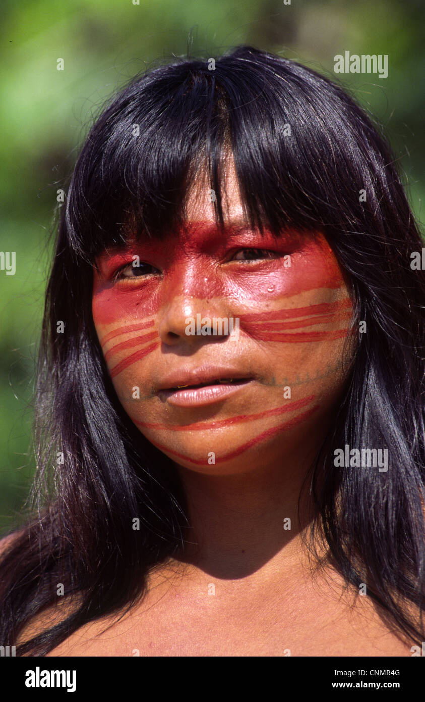 Matsés woman with tribal face tattoo and painting. Chobayacu river, Loreto  Province, Peru Stock Photo - Alamy