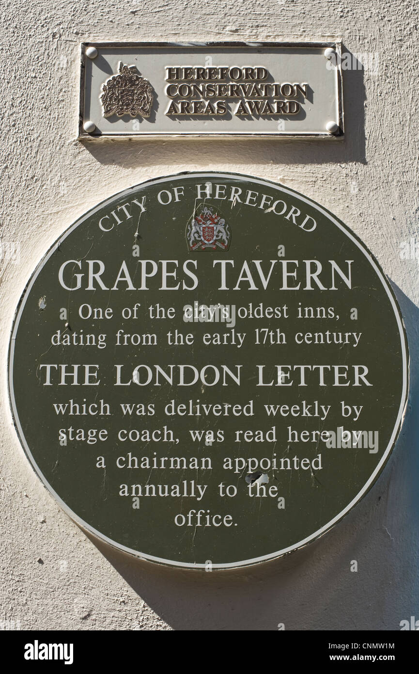 English tavern 17th century hi-res stock photography and images - Alamy
