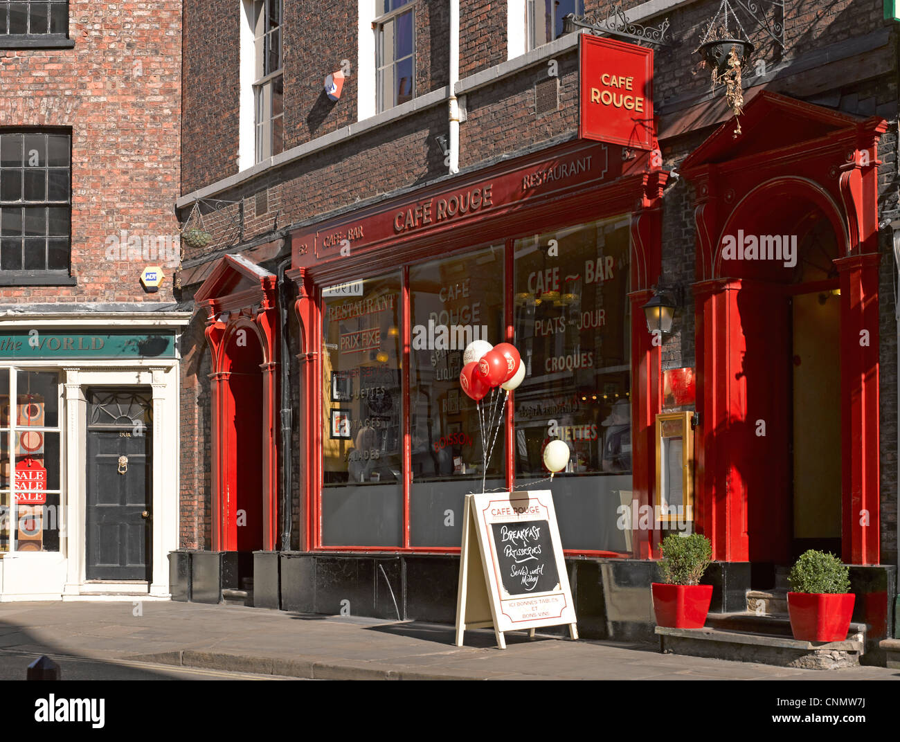 Cafe rouge restaurant exterior hi-res stock photography and images - Alamy
