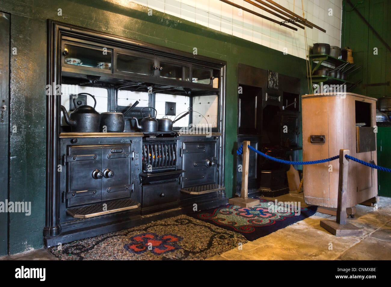 Victorian kitchen range hi-res stock photography and images - Alamy