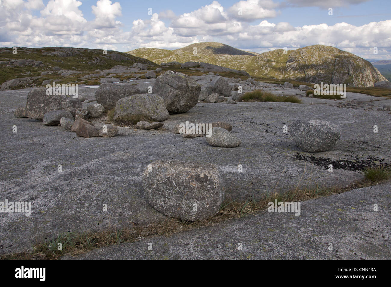 Granite boulders on granite slabs, The De'il's Bowling Green, Craignaw, Galloway Hills, Dumfries and Galloway, Scotland, august Stock Photo