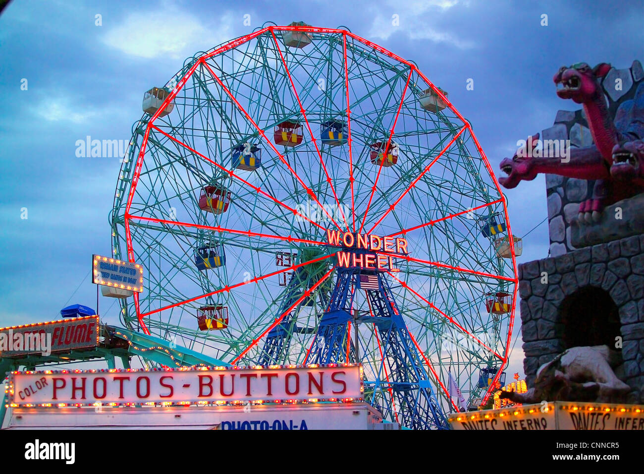 Coney Island Wonder Wheel Stock Photo - Alamy