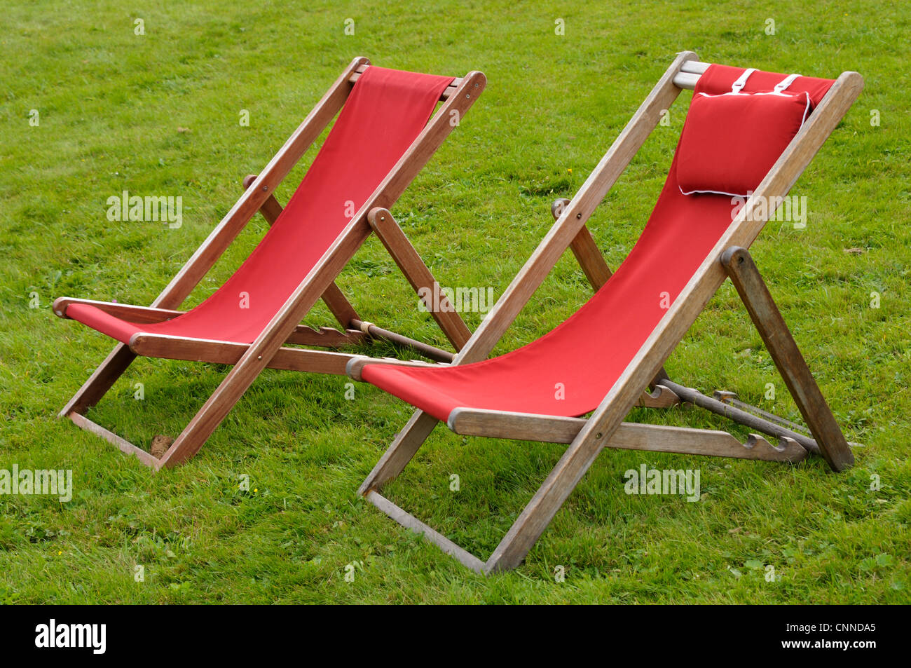 Folding canvas chairs hi-res stock photography and images - Alamy