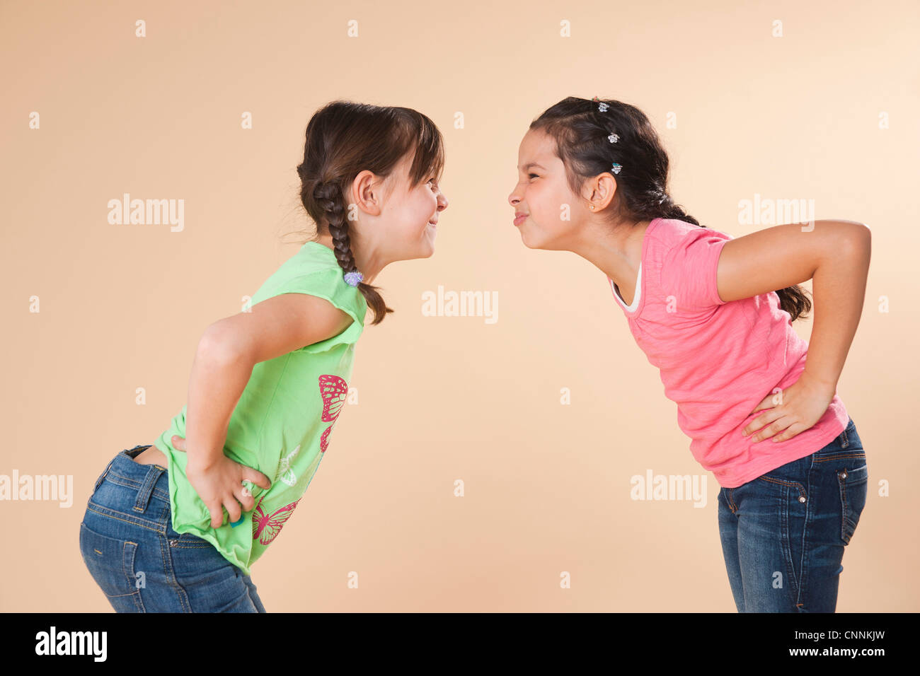 Two faces facing each other hi-res stock photography and images - Alamy