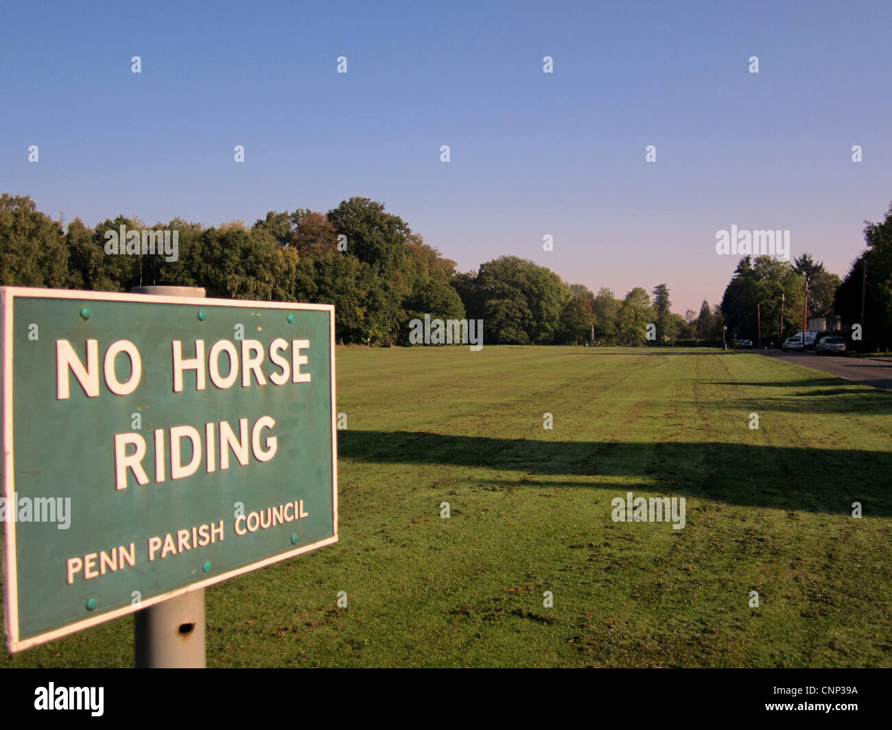 'No Horse Riding' sign, Penn Wood, Penn Street, Chilterns, Buckinghamshire, England, september Stock Photo