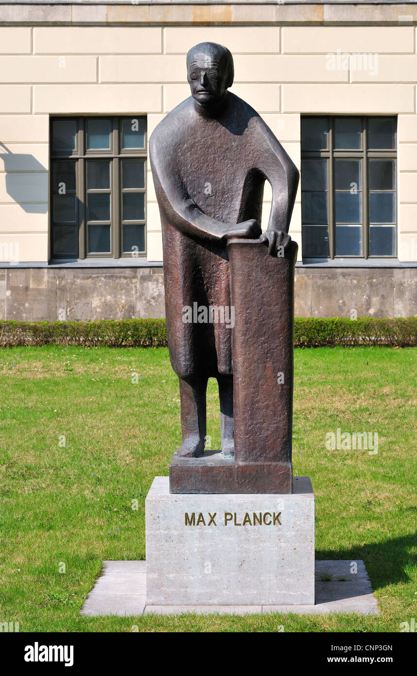 Berlin, Germany. Humboldt Universitat / University on Unter den Linden. Statue of Max Planck (1858 – 1947; German physicist) Stock Photo
