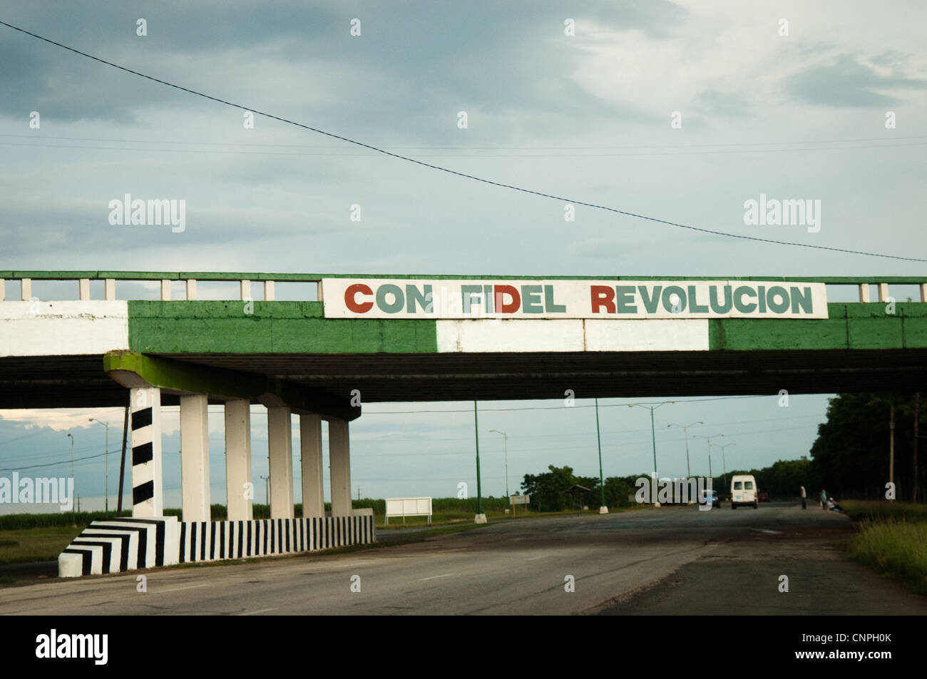 Con Fidel Revolution, socialist message on the motorway, Cuba Stock Photo