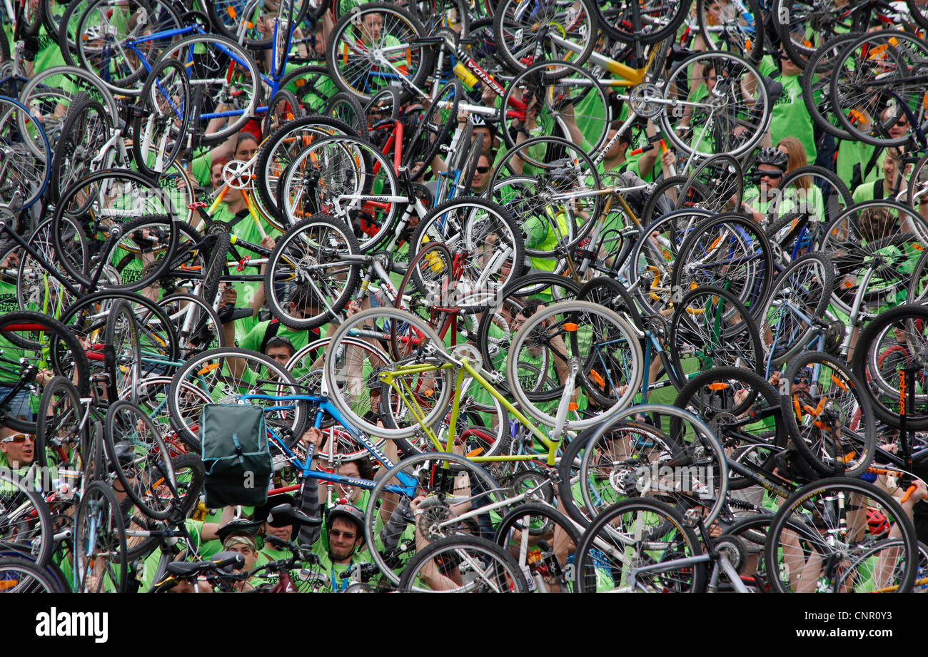 critical mass cycling