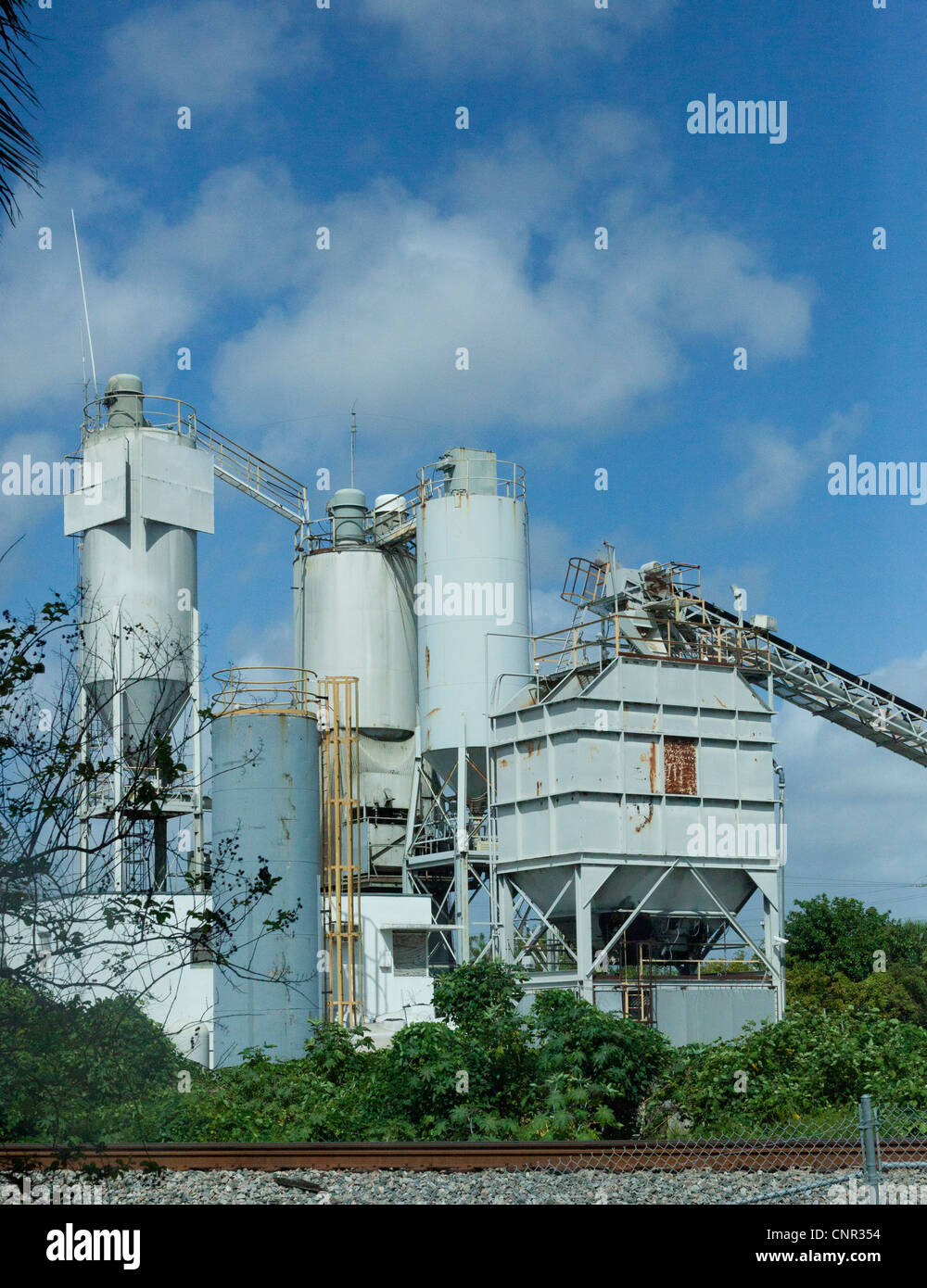 Concrete factory hi-res stock photography and images - Alamy