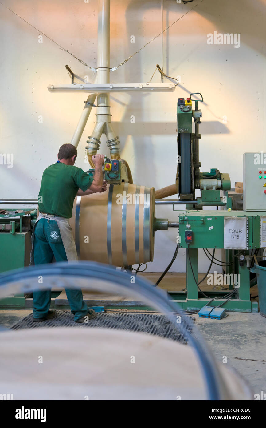 Against the grain 2 importants steps the sanding and the planing