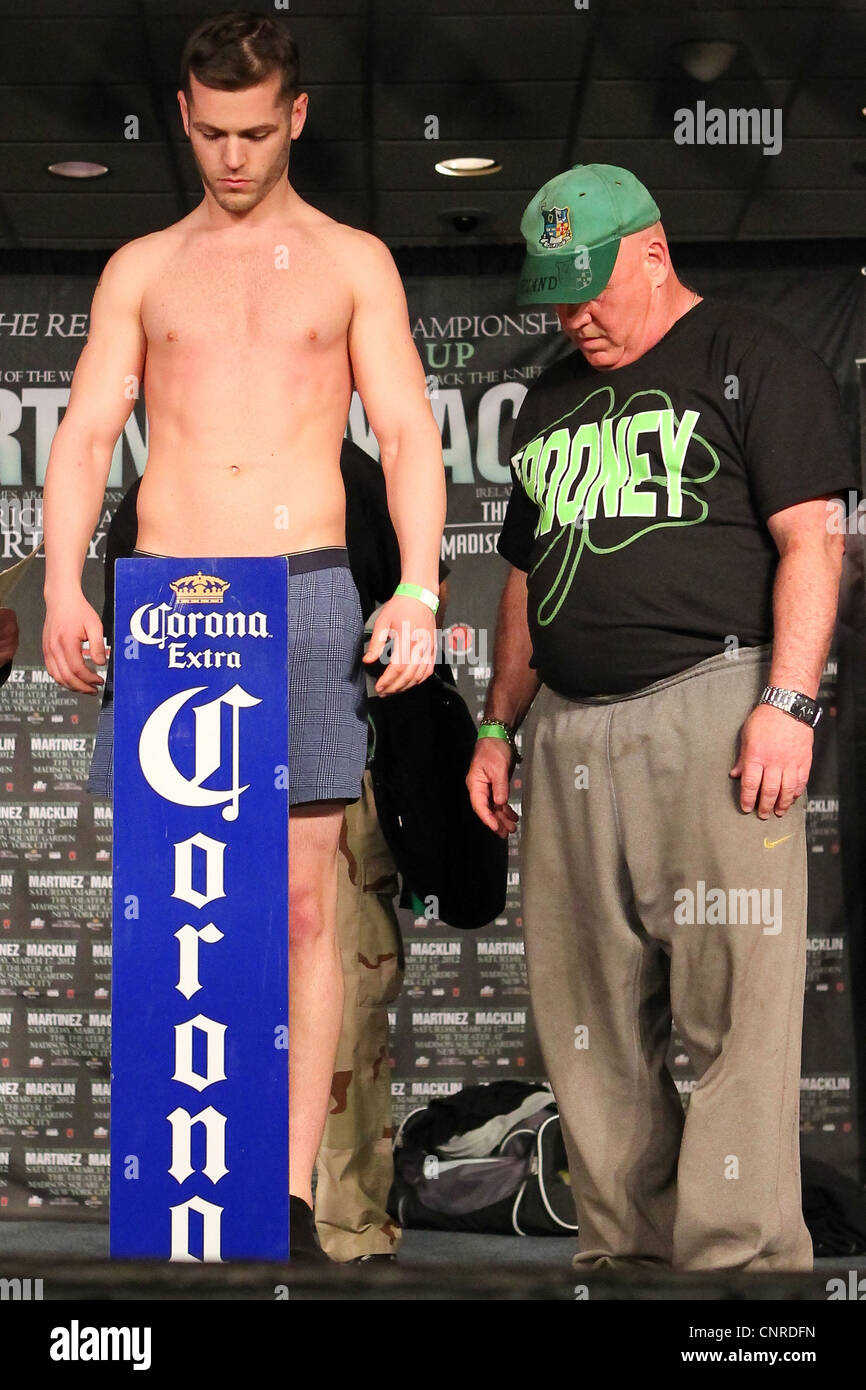 Kevin Rooney Jr Weighs In As His Father And Legendary Trainer Kevin Stock Photo Alamy Kevin Rooney Jr Weighs In As His Father And Legendary Trainer Kevin Stock Photo Alamy