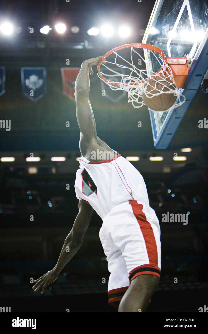 Basketball dunk hires stock photography and images Alamy