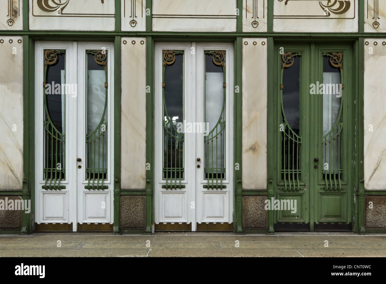 Art nouveau doors hi-res stock photography and images - Alamy