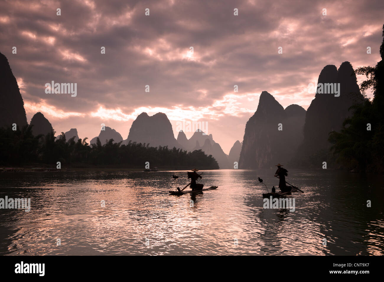 China，reflection，outdoors，Hill，Travel Destinations，Photography，day，mountain，nature，Non-Urban Scene，Local Landmark，li river， Stock Photo
