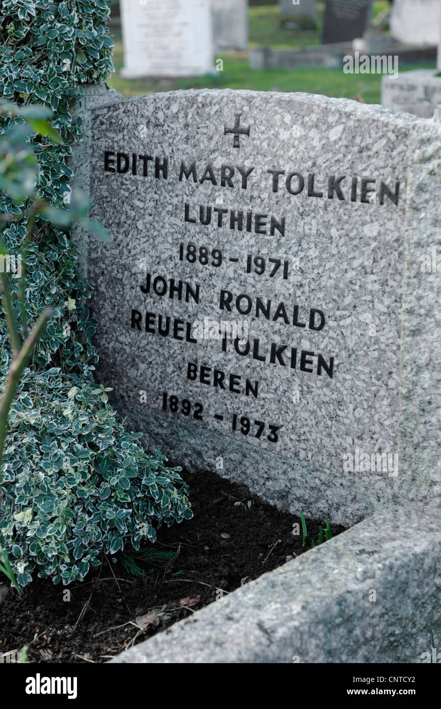 Grave Of Jrr Tolkien And Wife Edith At Wolvercote Cemetery Oxford Stock Photo Alamy