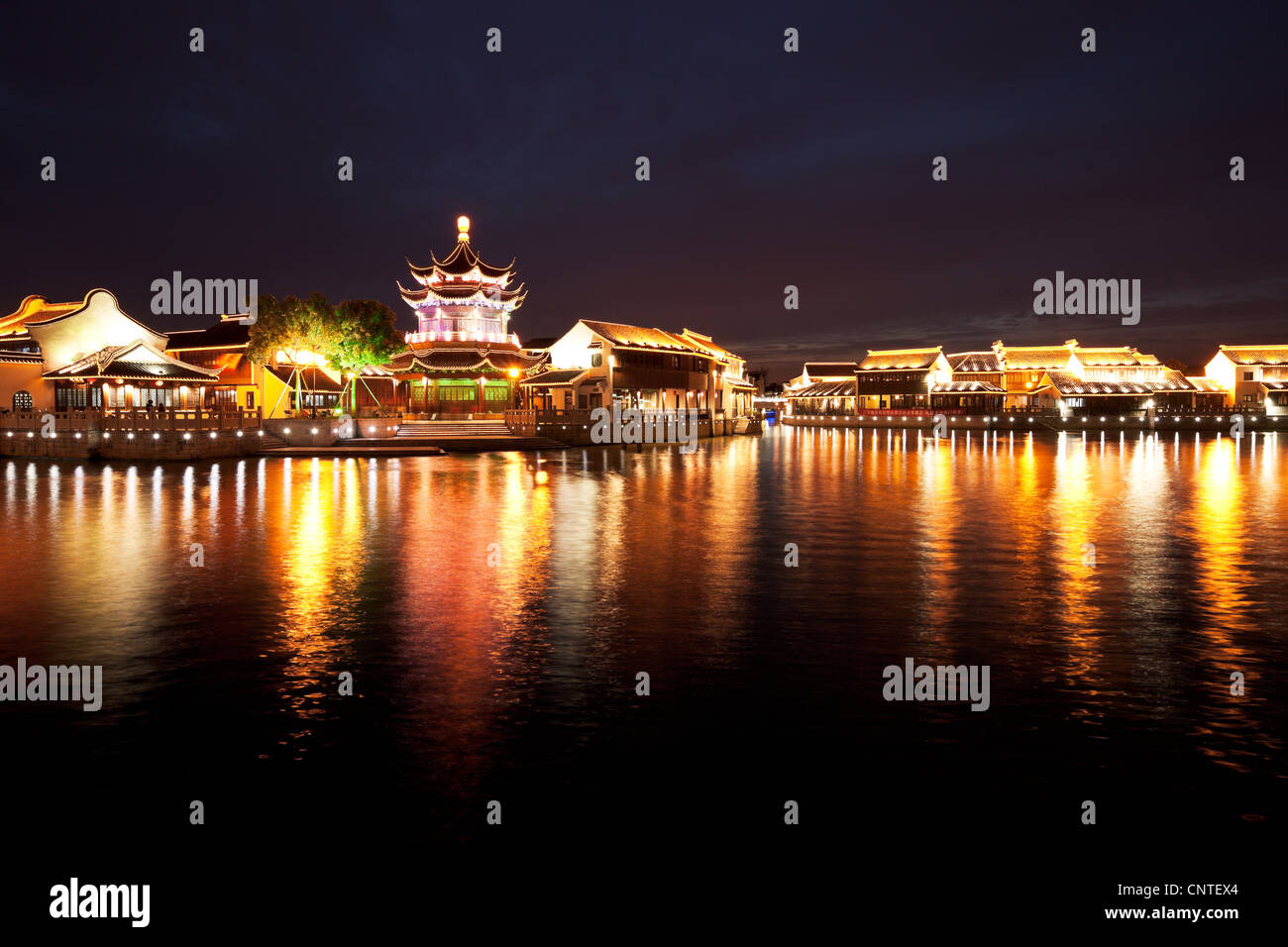 China，house，river，Lamp，old，history，Bungalow，reflection，bright，Lighting Equipment，Nobody，water，Water Surface，night，Topics，sky， Stock Photo