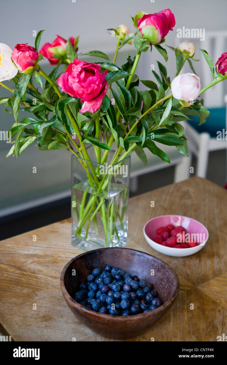 Fruit vase hires stock photography and images Alamy