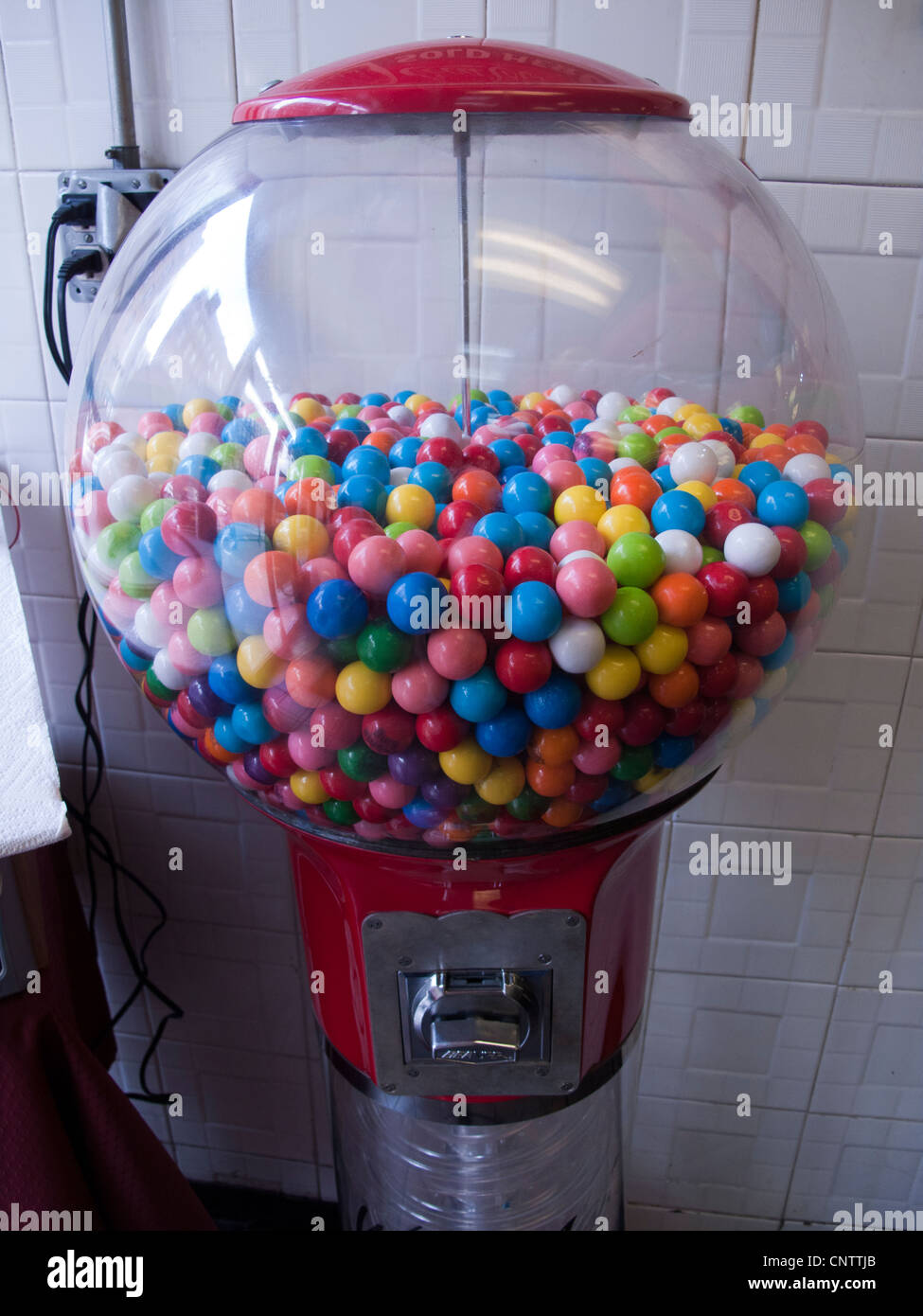 Bubble gum machine hi-res stock photography and images - Alamy