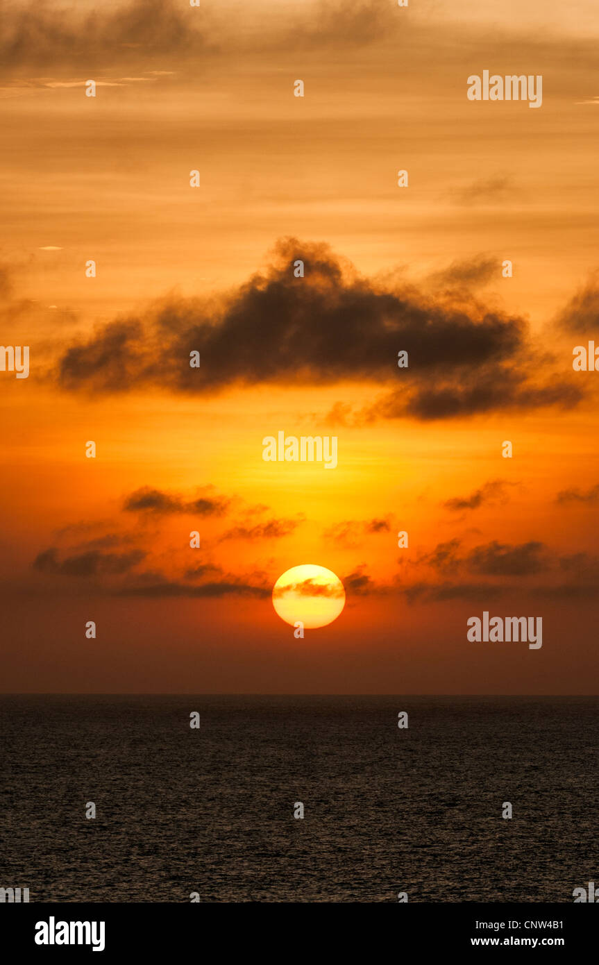 Sunset over the Pacific Ocean Stock Photo - Alamy