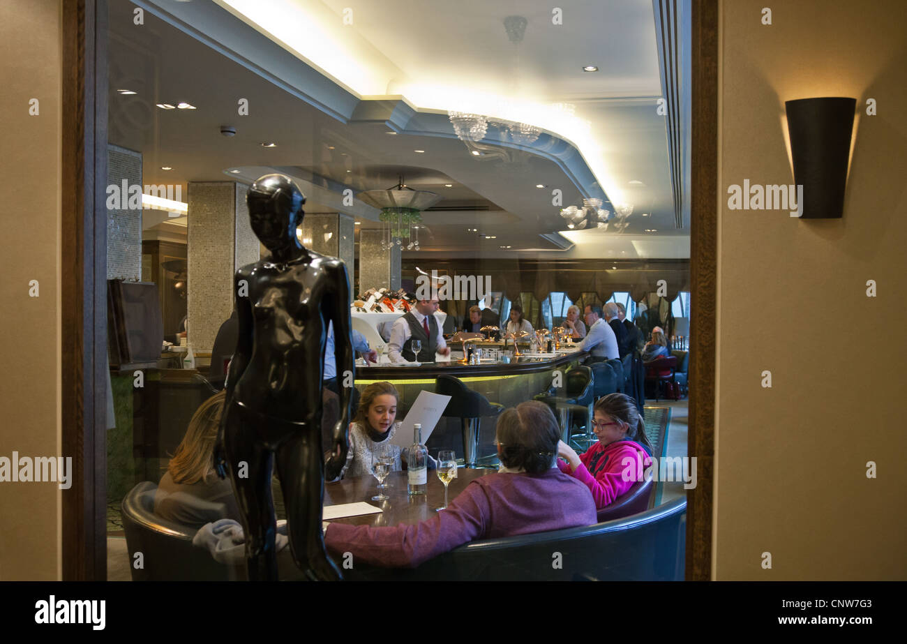 Europe England London, the James Bond's places, the Scotts fish