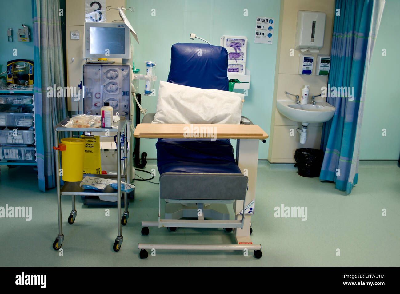 Modern hospital renal department / dialysis unit Stock Photo Alamy