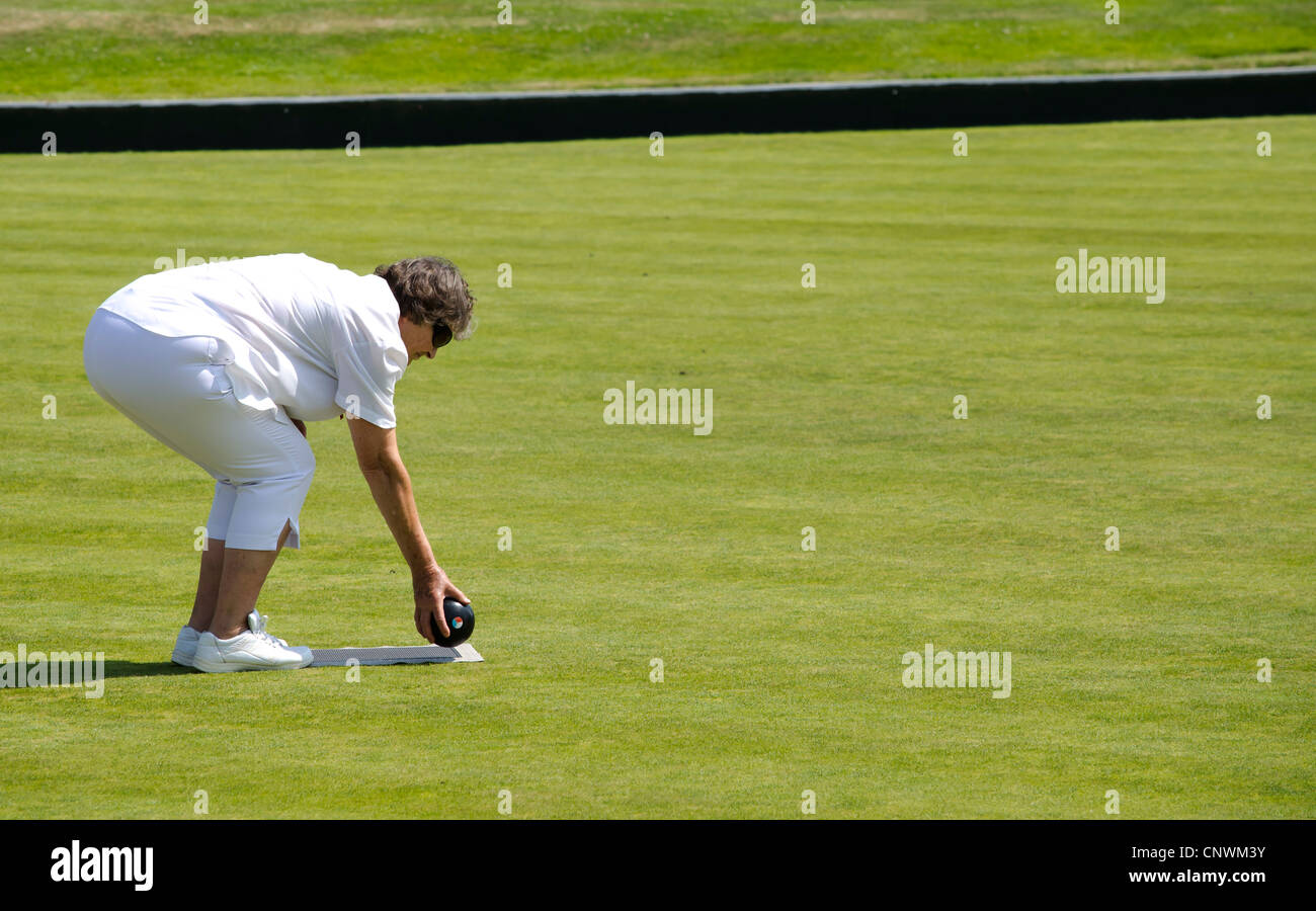 Female lawn bowls player hires stock photography and images Alamy