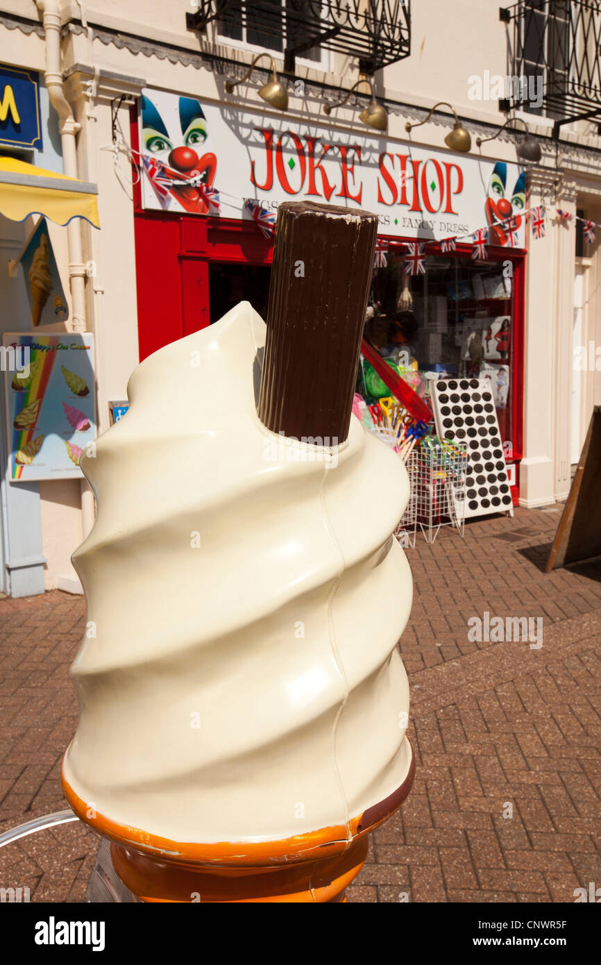 UK, England, Devon, Torquay, Vaughan Parade, giant Ice Cream cone