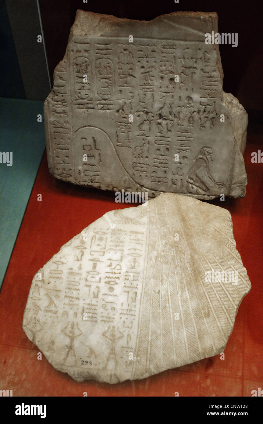 Egyptian hieroglyphic writing on calcite. 19th Dynasty. New Kingdom. Stock Photo
