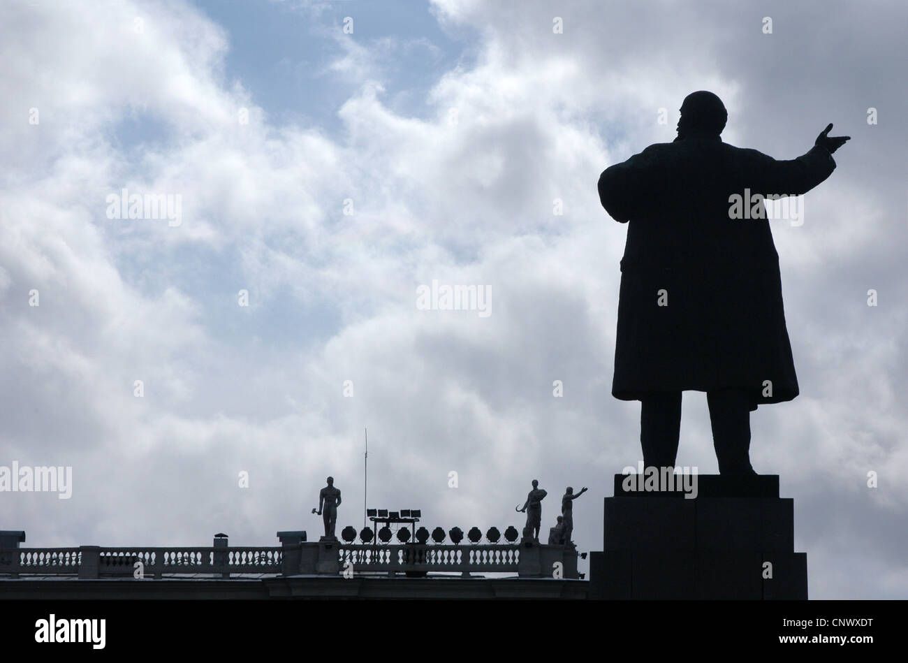 Lenin Monument in front of Yekaterinburg City Hall on Year 1905 Square in Yekaterinburg, Russia. Stock Photo