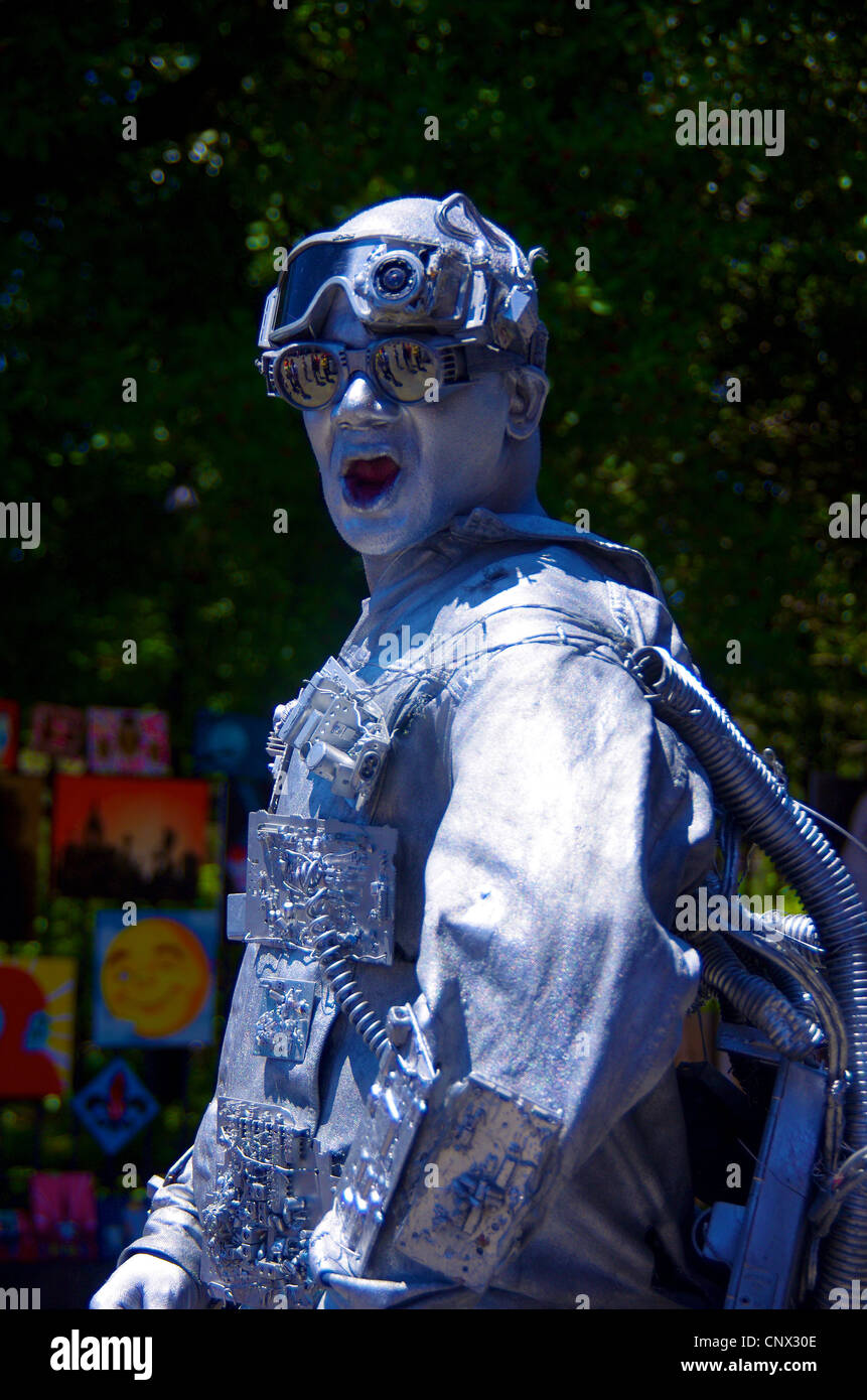 Silver Street Performer Stock Photo Alamy