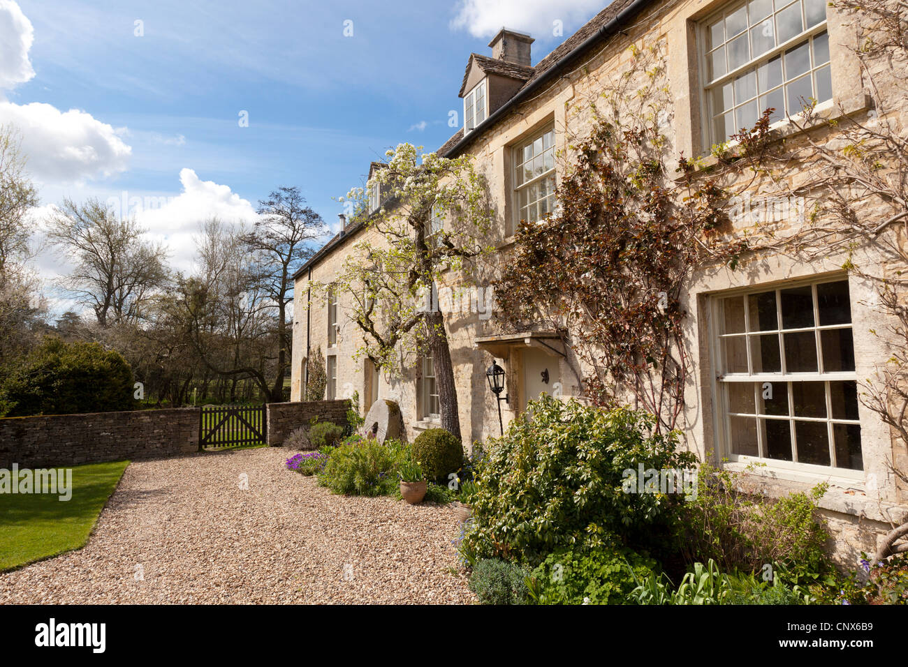 Country outside cottage cottages hires stock photography and images