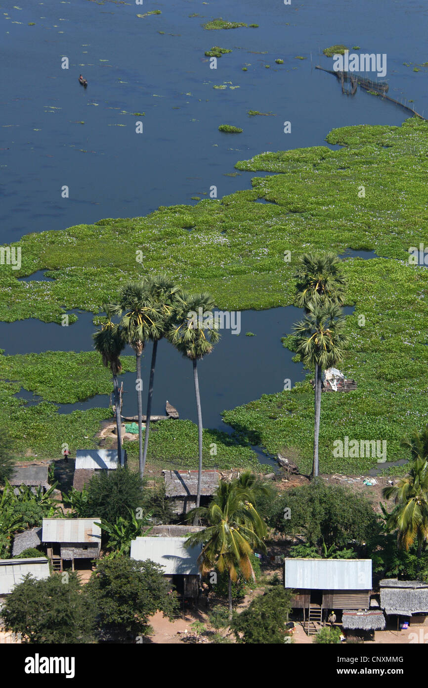 Stilt houses in the fishermen village at Tonle Sap Lake near Siam Reap, Cambodia. Stock Photo