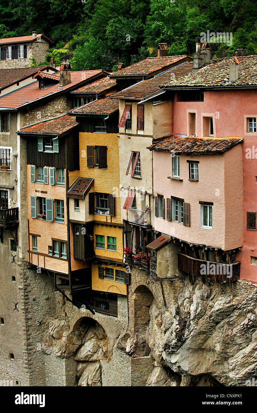 old houses picturesquely built at the slope of a canyon, France, Is�re, Rh�ne-Alpes, Pont en Royans Stock Photo