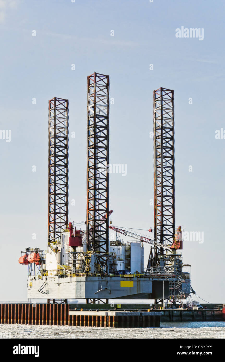 Offshore oil rig hires stock photography and images Alamy