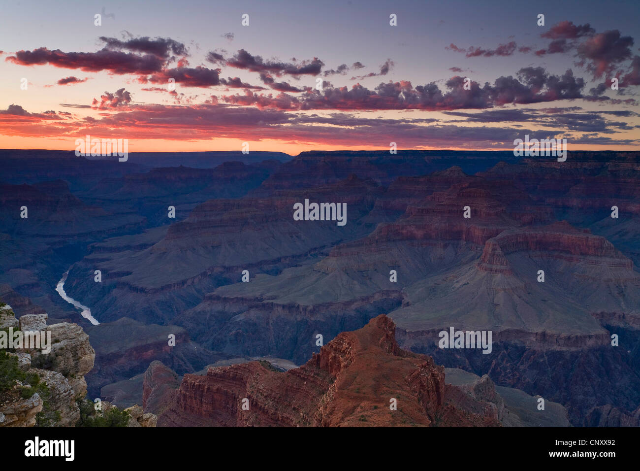 view from Mohave Point at the southern edge to the Grand Canyon and Colorado River at sunset, USA, Arizona, Grand Canyon National Park Stock Photo
