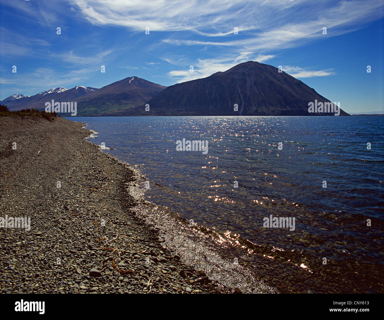 Midday sunshine on Lake Ohau, South Island, New Zealand Stock Photo - Alamy