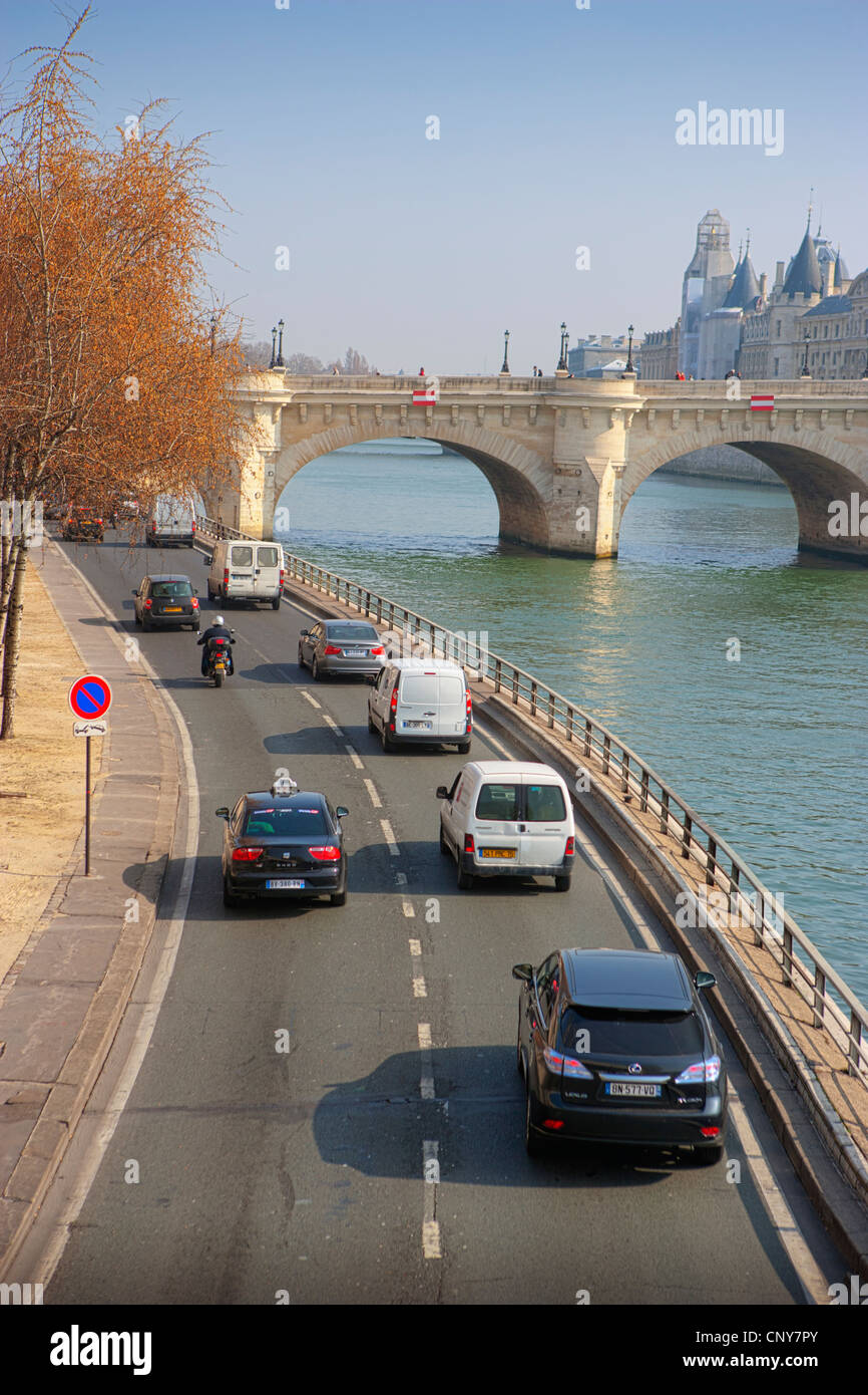 The New Bridge and George Pompidou Expressway along the Seine river, Paris Stock Photo